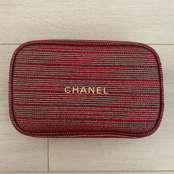 Chanel Holiday Gift Set - Picture 2 of 6